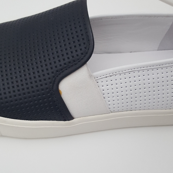 Vince black white perforated leather fashion sneaker New - Picture 12 of 13